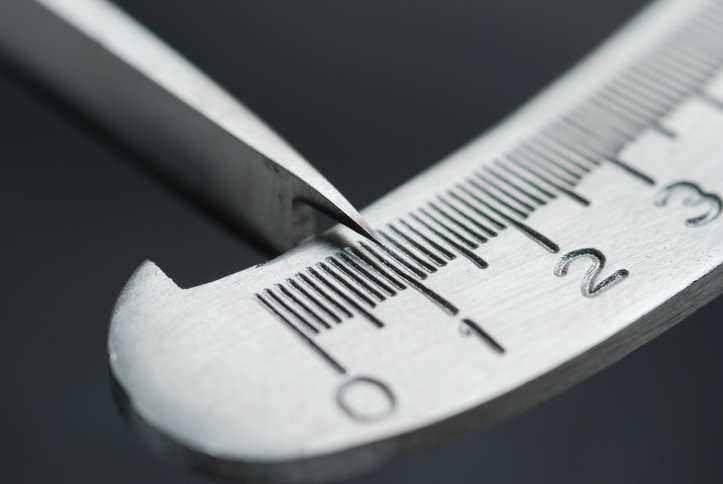 Calibrating a laboratory measuring tool through ISO/IEC 17025:2017 testing.