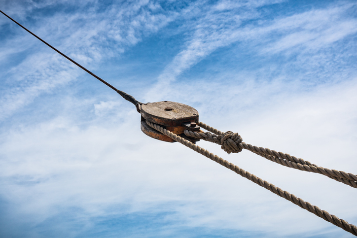Wooden Pulley Lifting Device History